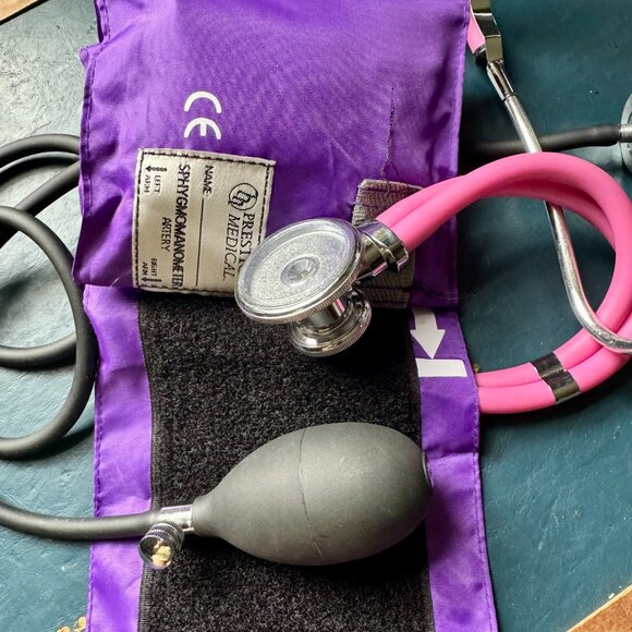 Prestige Medical S82-OB-PUR Premium Large Adult Aneroid Sphygmomanometer + - Picture 5 of 5